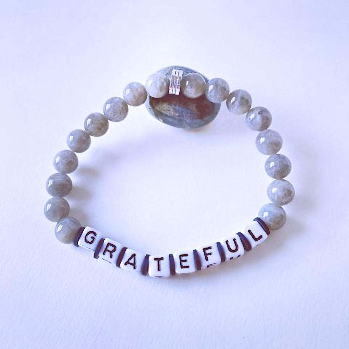 Glowing Gratitude: 'GRATEFUL' Labradorite Stretch Bracelet