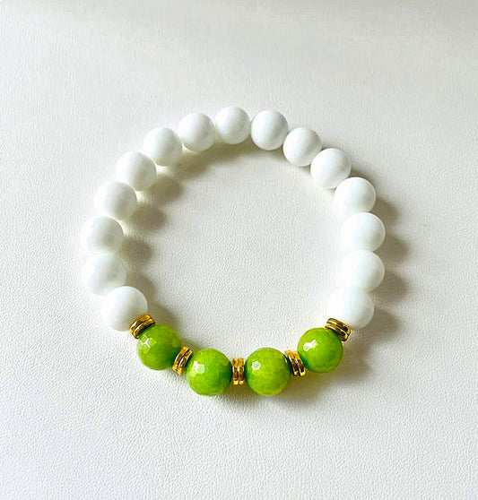 White Agate Stretch Bracelet with Faceted Green Agate Beads