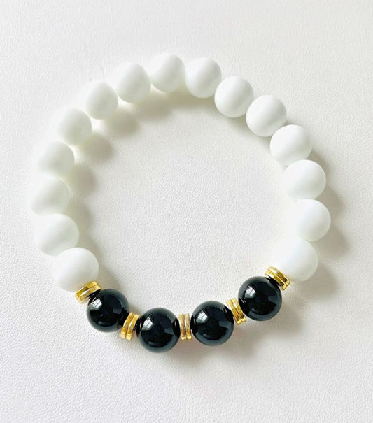 White Agate Stretch Bracelet with Black Onyx Beads