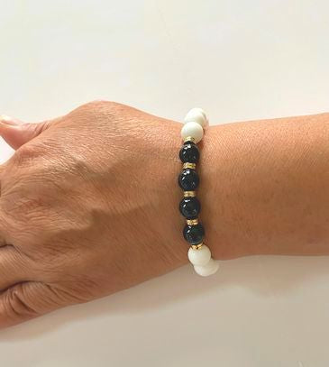 White Agate Stretch Bracelet with Black Onyx Beads