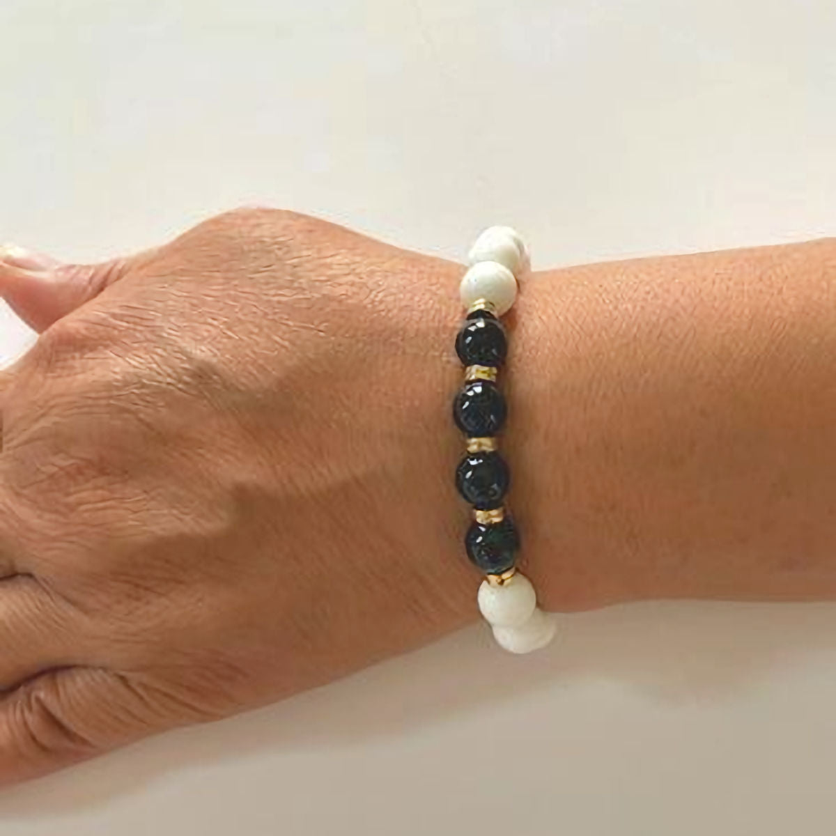 White Agate Stretch Bracelet with Black Onyx Beads