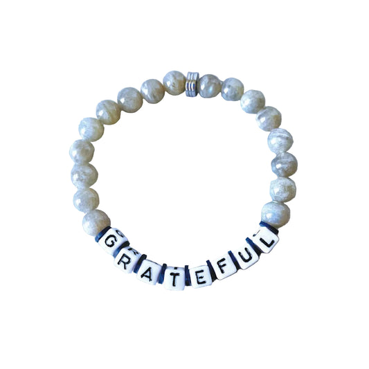 Glowing Gratitude: 'GRATEFUL' Labradorite Stretch Bracelet